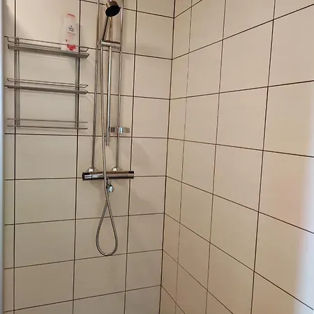 Maalaistalon Paeaetyhuoneisto Merikarvialla * Tuorila