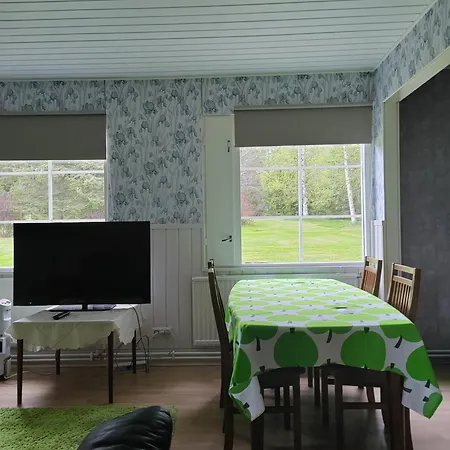 Maalaistalon Paeaetyhuoneisto Merikarvialla *